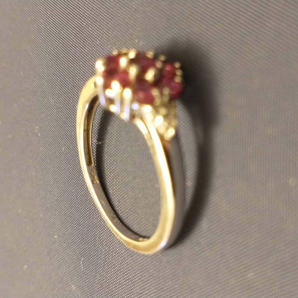 Flower inspired deep ruby red ring - Picture 9 of 14